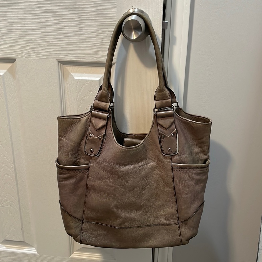 B. Makowsky purse.